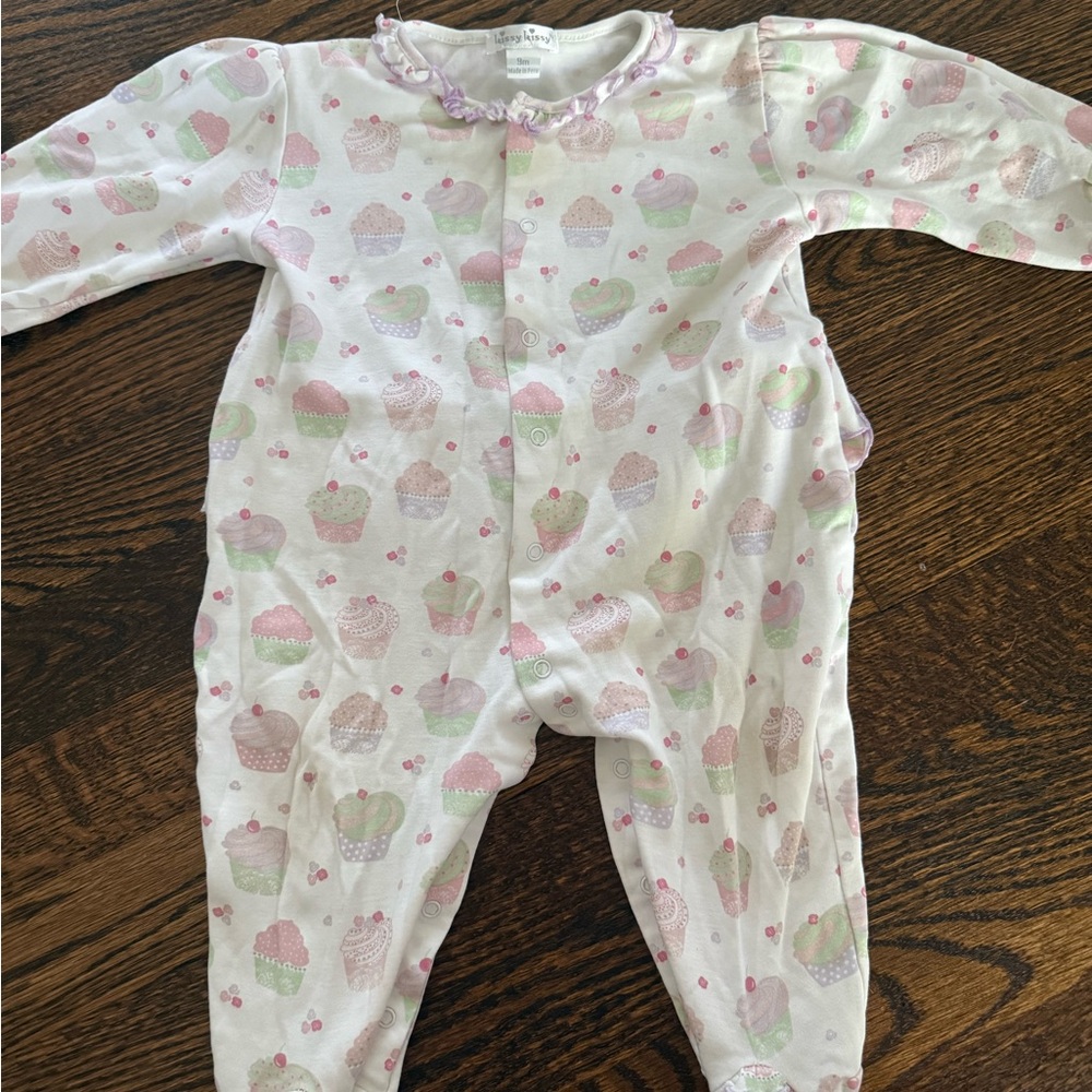 Kissy Kissy Cupcake Print Footie Pajamas